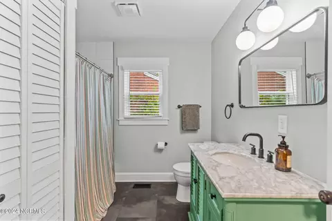 Bath - 12 N 23rd St, Wilmington, NC 28405 photo 3 of 4