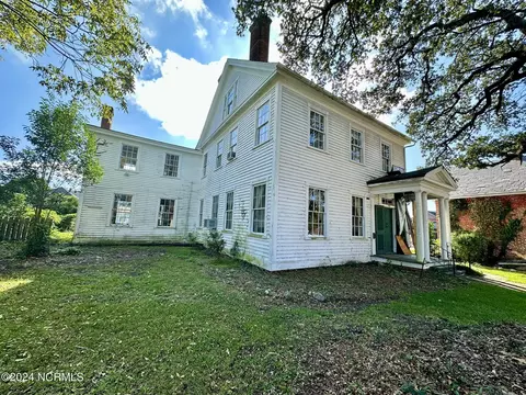 204 S Road St, Elizabeth City, NC 27909