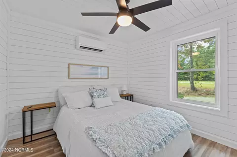Bedroom - 124 Long Pond Loop, Swansboro, NC 28584 photo 1 of 3