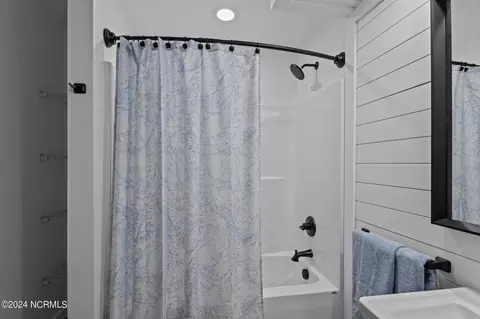 Bath - 124 Long Pond Loop, Swansboro, NC 28584 photo 2 of 2