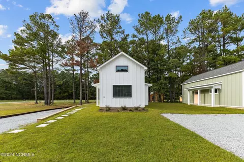 Exterior - 124 Long Pond Loop, Swansboro, NC 28584 photo 2 of 5