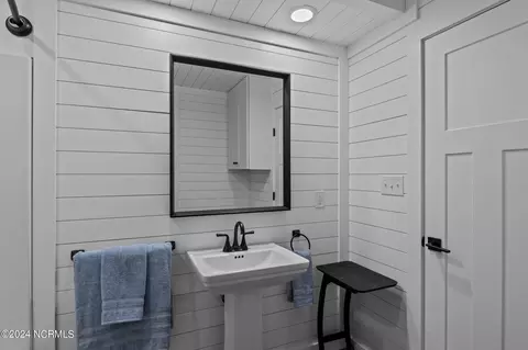 Bath - 124 Long Pond Loop, Swansboro, NC 28584 photo 1 of 2