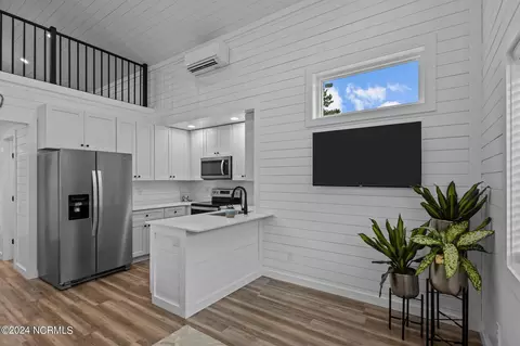 Kitchen - 124 Long Pond Loop, Swansboro, NC 28584 photo 4 of 6