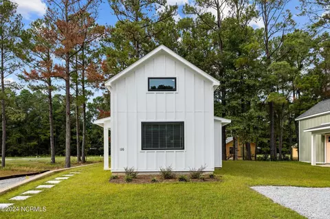 Exterior - 124 Long Pond Loop, Swansboro, NC 28584 photo 4 of 5