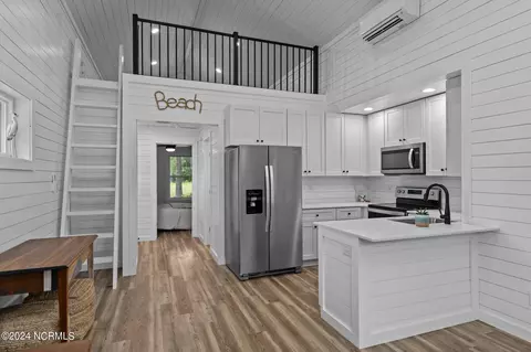 Entry Way - 124 Long Pond Loop, Swansboro, NC 28584 photo 6 of 7