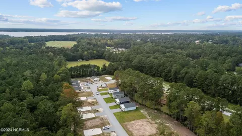 View/Area - 124 Long Pond Loop, Swansboro, NC 28584 photo 1 of 13