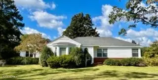 1502 Clarksville Dr, Scotland Neck, NC 27874