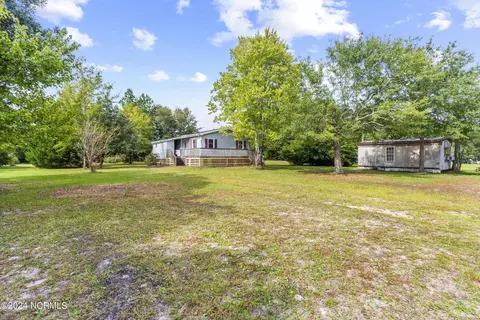 Exterior - 301 Electric Ln, Hampstead, NC 28443 photo 1 of 5