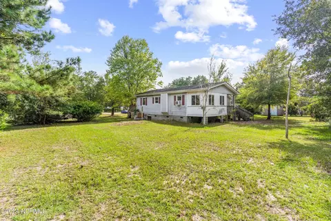 Exterior - 301 Electric Ln, Hampstead, NC 28443 photo 5 of 5