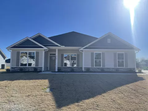 448 Seashore St, Grimesland, NC 27837