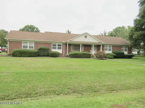 2130 Canyon Dr, Winterville, NC 28590