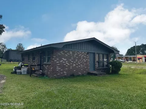 213 W Burkhead St, Whiteville, NC 28472