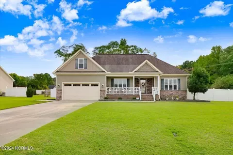 100 Willow Pond Dr, La Grange, NC 28551