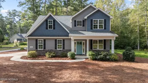 580 Hill Rd, Southern Pines, NC 28387