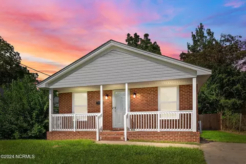 1020 Fleming St, Greenville, NC 27834