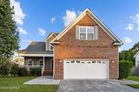 105 Ellington Pl, Jacksonville, NC 28540