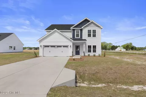 102 Coastal Meadows Dr, Stella, NC 28582