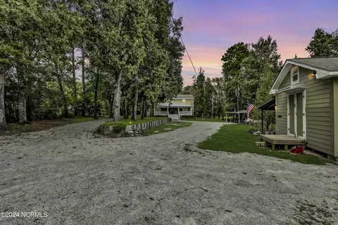 Exterior - 204 Van Riggs Rd, Hubert, NC 28539 photo 3 of 16