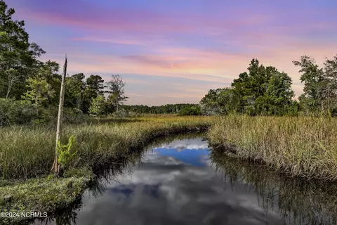 View/Area - 204 Van Riggs Rd, Hubert, NC 28539 photo 2 of 5
