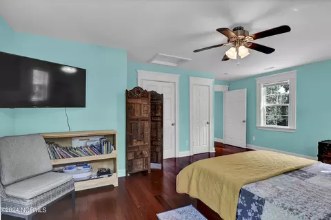 Bedroom - 204 Van Riggs Rd, Hubert, NC 28539 photo 2 of 5