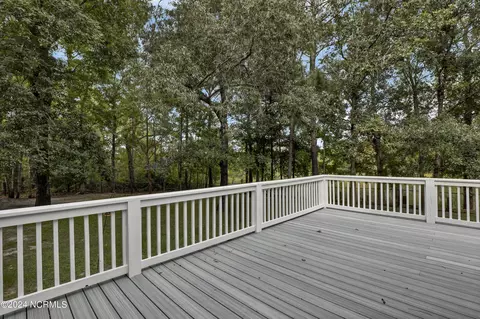 Exterior - 204 Van Riggs Rd, Hubert, NC 28539 photo 9 of 16