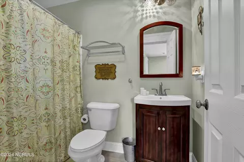 Bath - 204 Van Riggs Rd, Hubert, NC 28539 photo 2 of 3