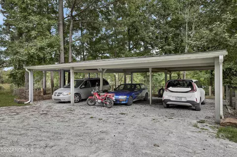 Exterior - 204 Van Riggs Rd, Hubert, NC 28539 photo 11 of 16
