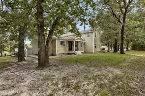Exterior - 204 Van Riggs Rd, Hubert, NC 28539 photo 14 of 16