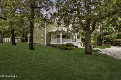 Exterior - 204 Van Riggs Rd, Hubert, NC 28539 photo 4 of 16