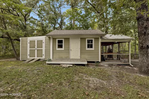Exterior - 204 Van Riggs Rd, Hubert, NC 28539 photo 15 of 16