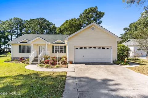 92 Plantation Dr SW, Ocean Isle Beach, NC 28469