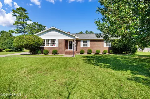 3917 Westover Rd, Wilmington, NC 28403