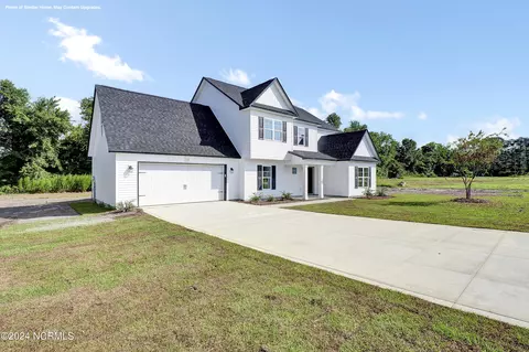 120 Woodford Dr, Jacksonville, NC 28540