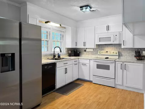 511 W Stevens St, Wallace, NC 28466 photo 5