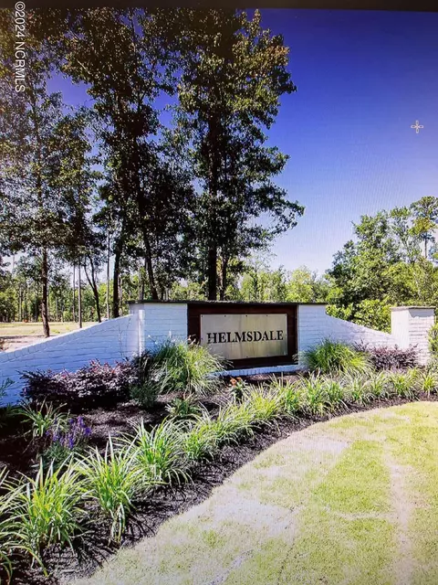 829 Helmsdale Dr, Wilmington, NC 28405