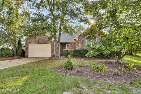 104 Alexandria Ct, Wilmington, NC 28412
