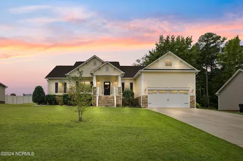 108 Belle Meade Ct, Benson, NC 27504