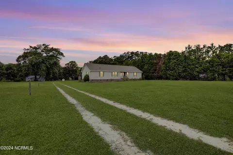 176 Old Fountain Rd, Richlands, NC 28574
