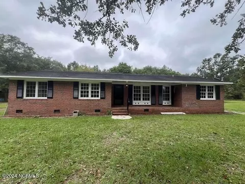 10251 Old Lumberton Rd, Evergreen, NC 28438