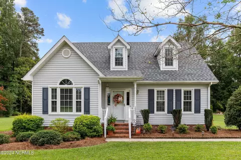 2333 Woodridge Dr, Winterville, NC 28590