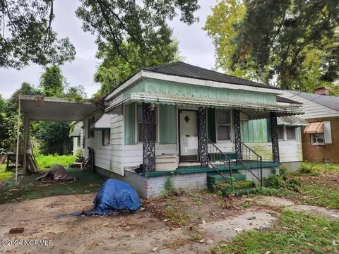 1213 Davenport St, Greenville, NC 27834