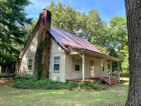 22580 Hoyl Cir, Maxton, NC 28364