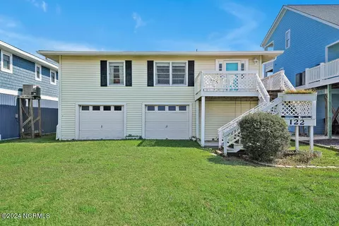 122 Marlin Dr, Holden Beach, NC 28462