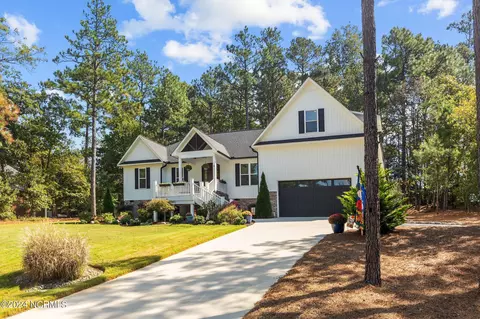 4 Pine Valley Cir, Jackson Springs, NC 27281