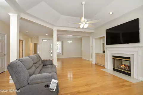 Living - 27 Lochwinnock Ln, Pinehurst, NC 28374 photo 3 of 4