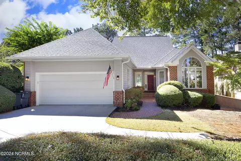 27 Lochwinnock Ln, Pinehurst, NC 28374