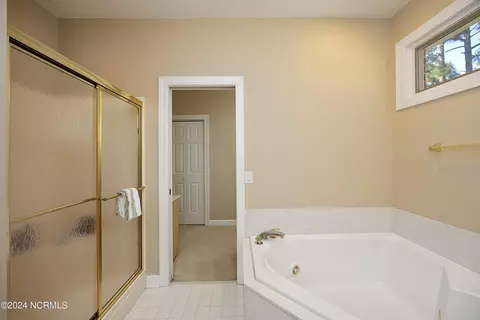 Bath - 27 Lochwinnock Ln, Pinehurst, NC 28374 photo 2 of 3