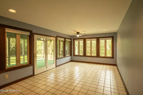 Exterior - 110 Olde Point Rd, Hampstead, NC 28443 photo 8 of 13