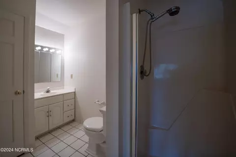 Bath - 110 Olde Point Rd, Hampstead, NC 28443 photo 6 of 6