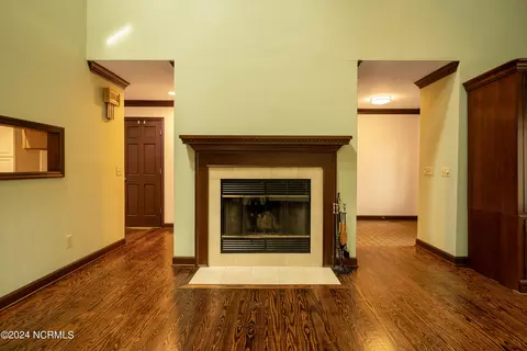 Living - 110 Olde Point Rd, Hampstead, NC 28443 photo 4 of 6